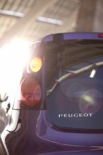 Peugeot 107 5-Door 2012 года